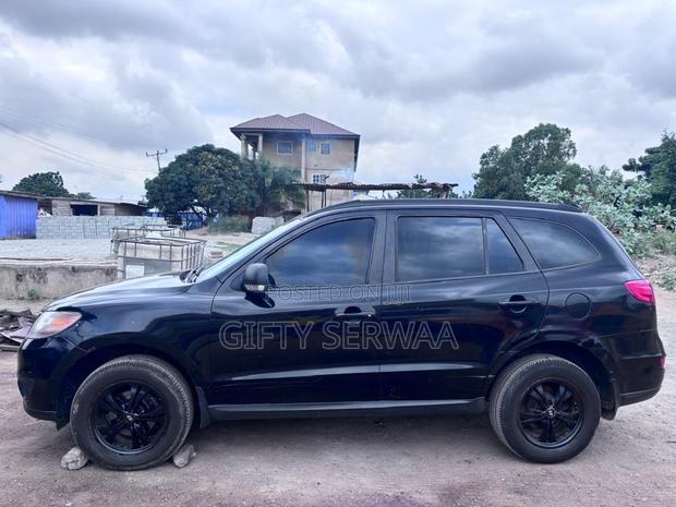 Hyundai Santa Fe 2011 Black