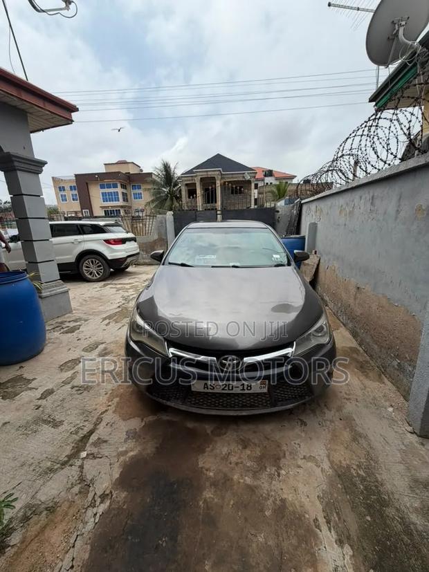 Toyota Camry 2015 Gray