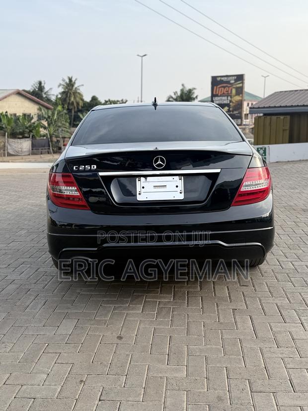 Mercedes-Benz C250 2024 Black