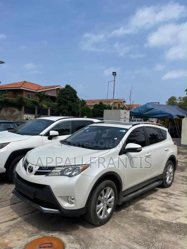 Toyota RAV4 LE 4dr SUV AWD (2.5L 4cyl 6A) 2015 White