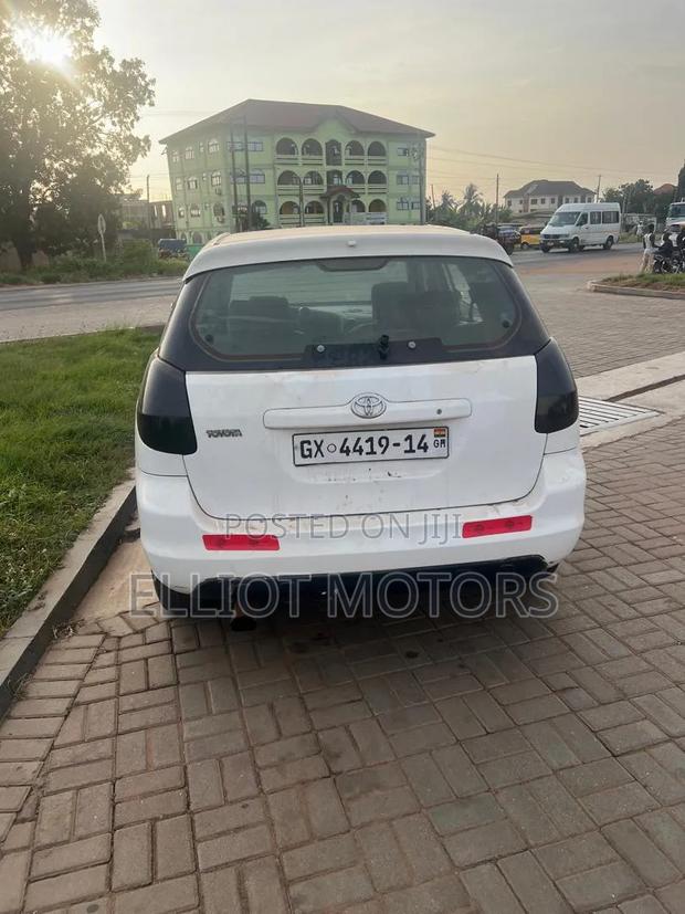 Toyota Matrix 2005 White