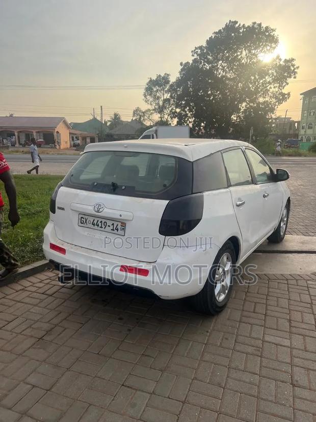 Toyota Matrix 2005 White