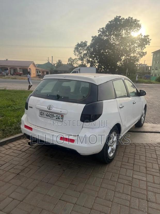 Toyota Matrix 2005 White