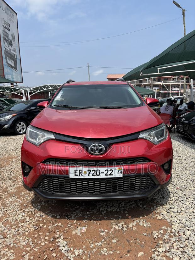 Toyota RAV4 XLE 4dr SUV AWD (2.5L 4cyl 6A) 2015 Red