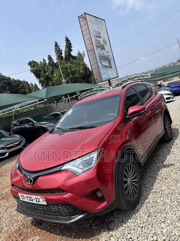 Toyota RAV4 XLE 4dr SUV AWD (2.5L 4cyl 6A) 2015 Red