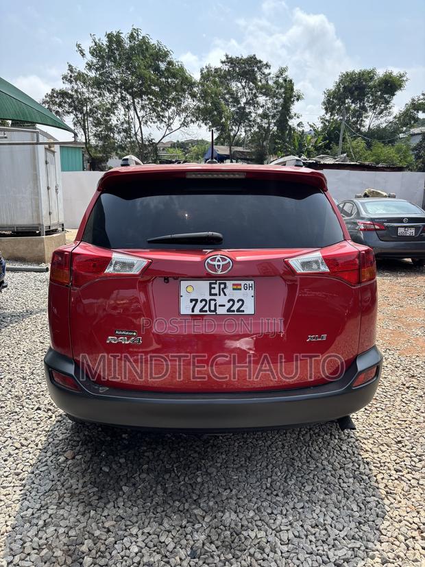 Toyota RAV4 XLE 4dr SUV AWD (2.5L 4cyl 6A) 2015 Red