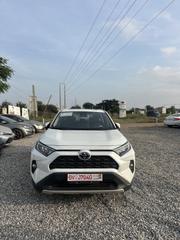 Toyota RAV4 XLE FWD 2023 White for sale