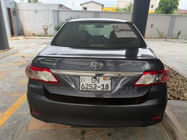 Toyota Corolla 2011 Gray