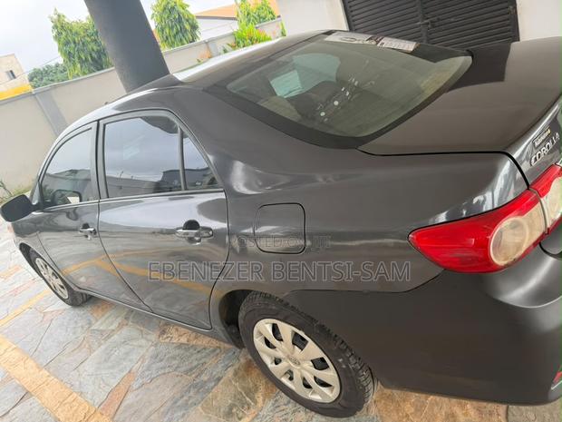 Toyota Corolla 2011 Gray