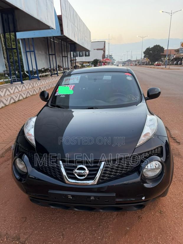 Nissan Juke SV 4dr Hatchback (1.6L 4cyl Turbo 6M) 2014 Black