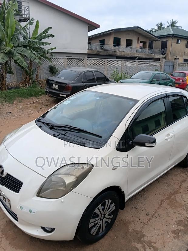 Toyota Vitz 1.3 FWD 5dr 2010 White