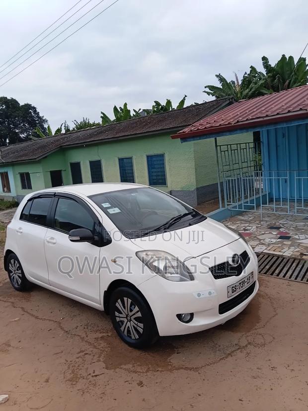 Toyota Vitz 1.3 FWD 5dr 2010 White