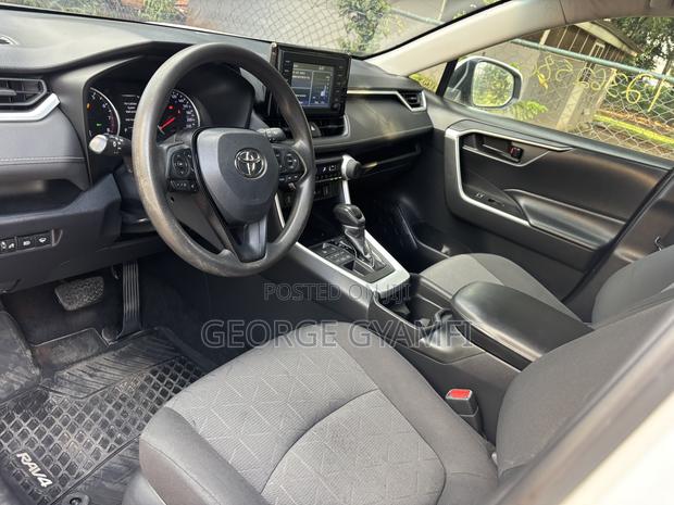 Toyota RAV4 LE AWD 2019 Gray