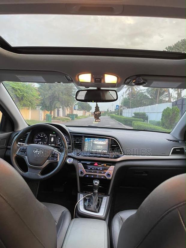Hyundai Elantra 2017 Black