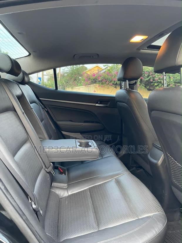 Hyundai Elantra 2017 Black