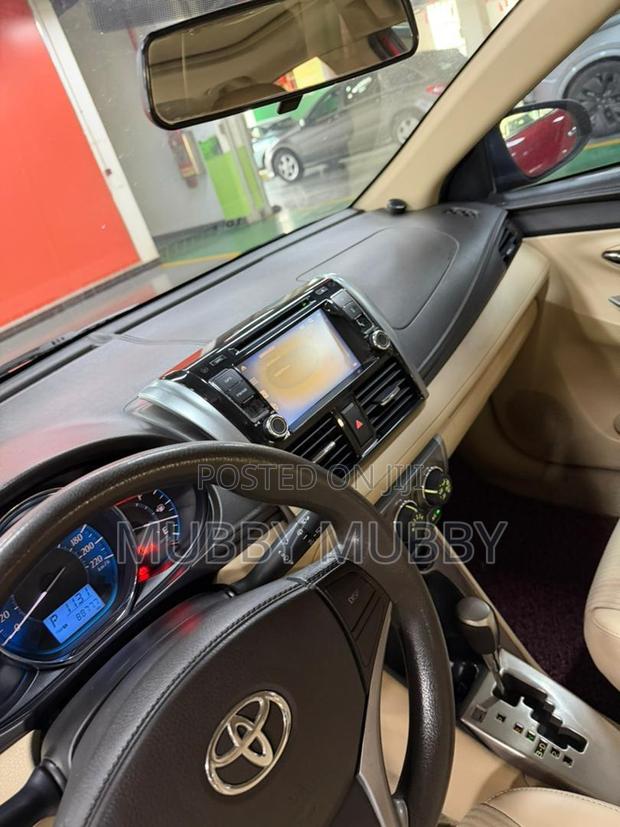 Toyota Yaris LE Hatchback 5dr 2014 Red