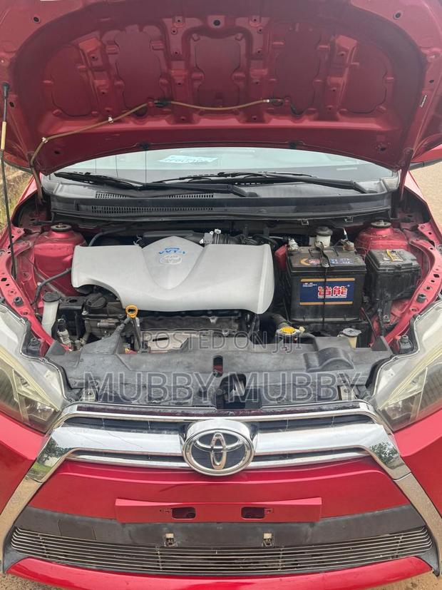 Toyota Yaris LE Hatchback 5dr 2014 Red
