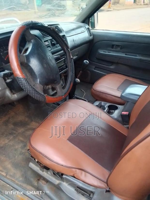 Nissan Hardbody 2007 Beige