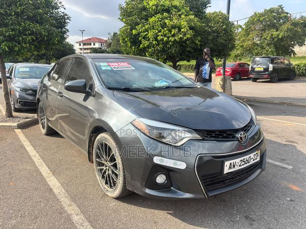 Toyota Corolla LE 4dr Sedan (1.8L 4cyl CVT) 2015 Black