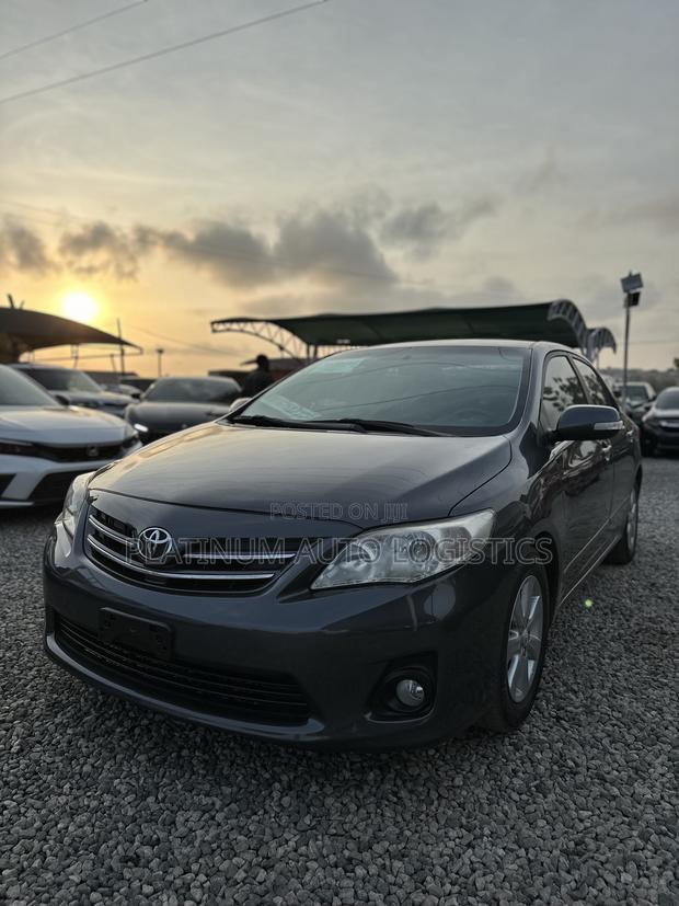 Toyota Corolla Altis 2012 Gray