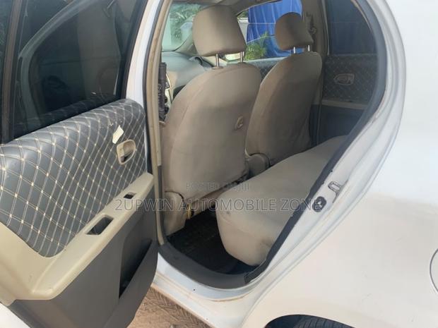 Toyota Vitz 2010 White