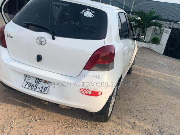Toyota Vitz 2010 White