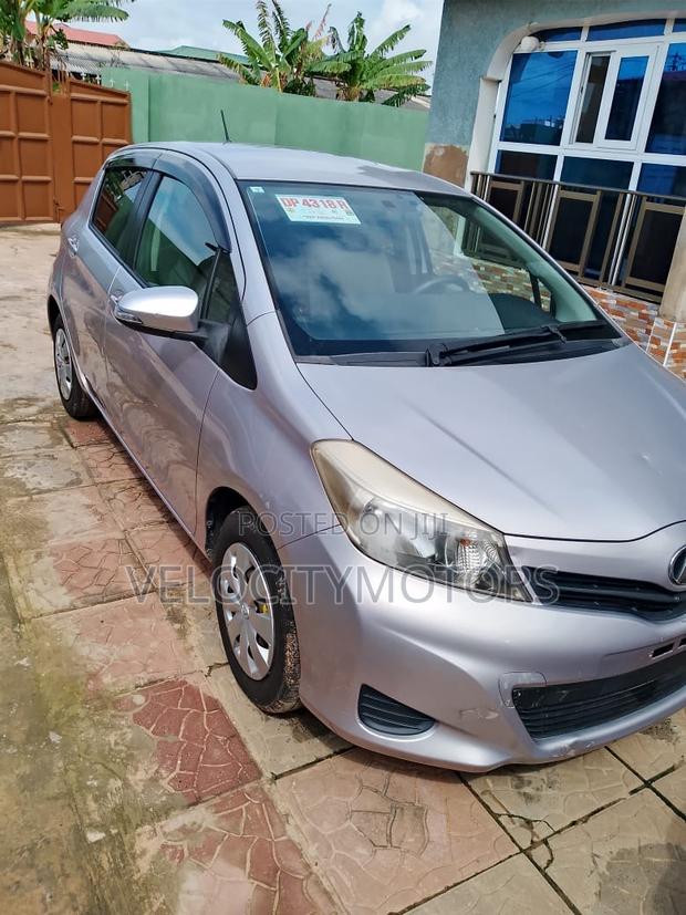 Toyota Vitz 1.3 AWD 5dr 2012 Silver