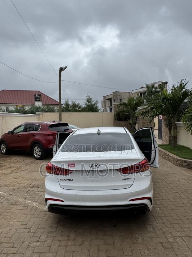 Hyundai Elantra Sport 2018 White