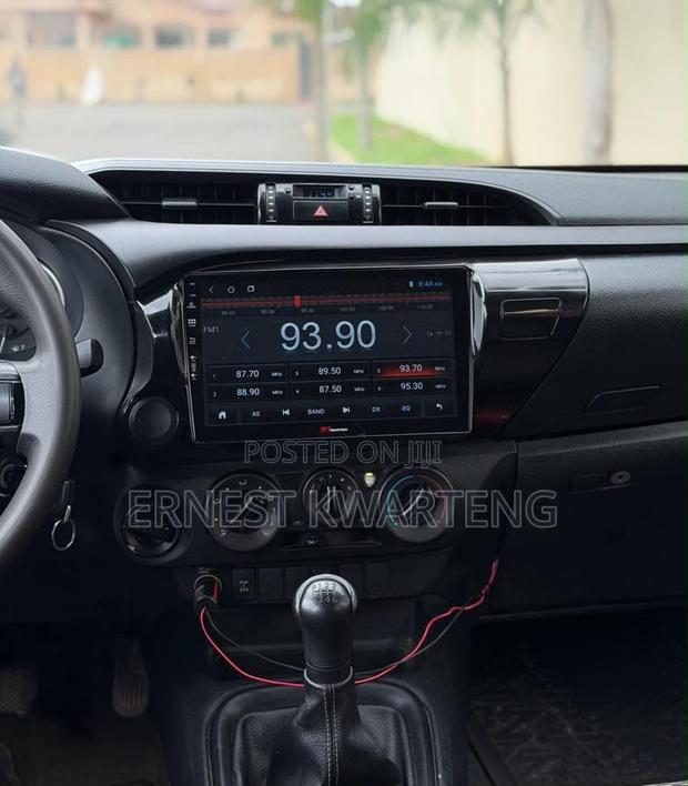Toyota Hilux 2020 Silver