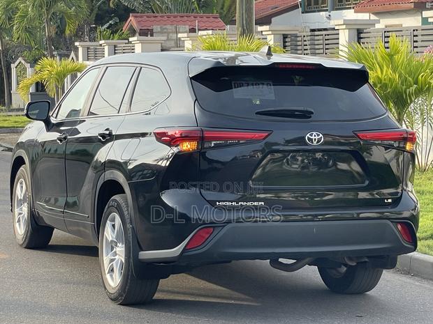 Toyota Highlander LE AWD 2023 Black