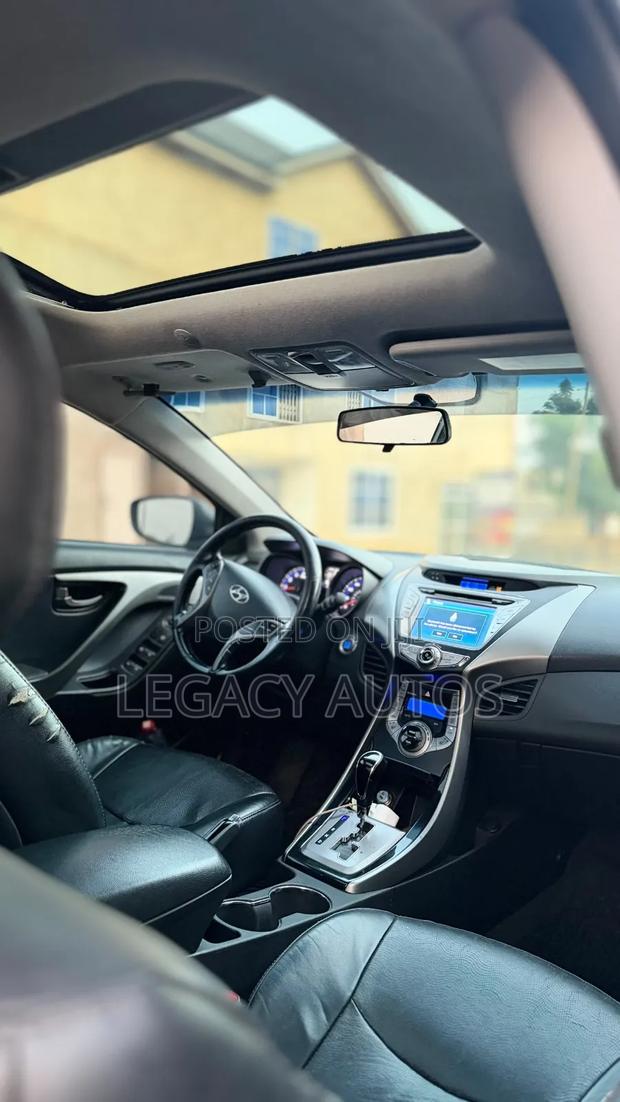 Hyundai Elantra Limited 4dr Sedan (1.8L 4cyl 6A) 2014 Silver