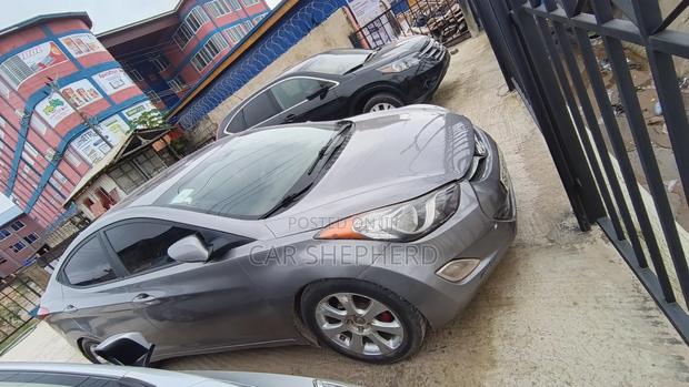 Hyundai Elantra Limited Sedan FWD (1.8L 4cyl 6A) 2013 Gray