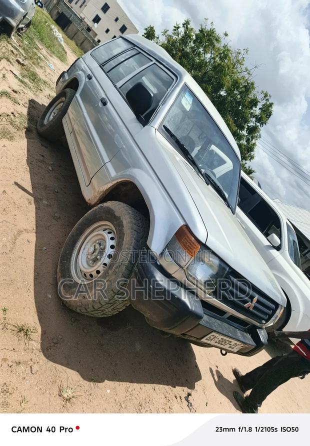 Mitsubishi Pajero 2004 Silver