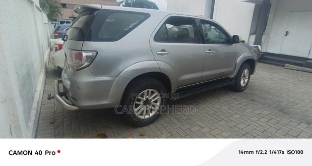 Toyota Fortuner 2.7 AWD 2012 Silver