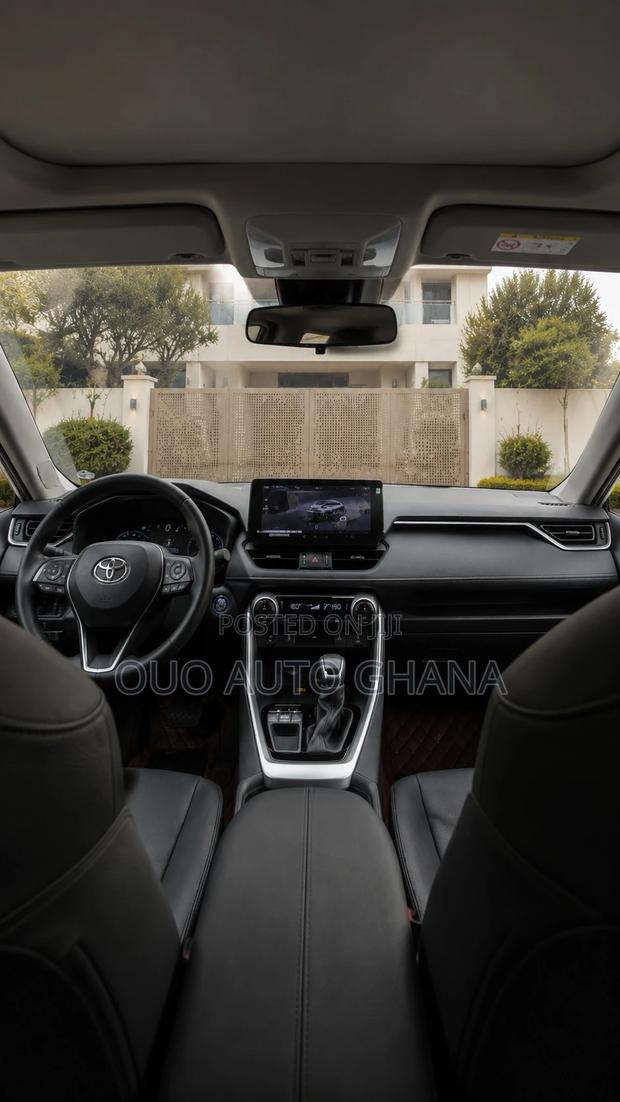 Toyota RAV4 2023 White