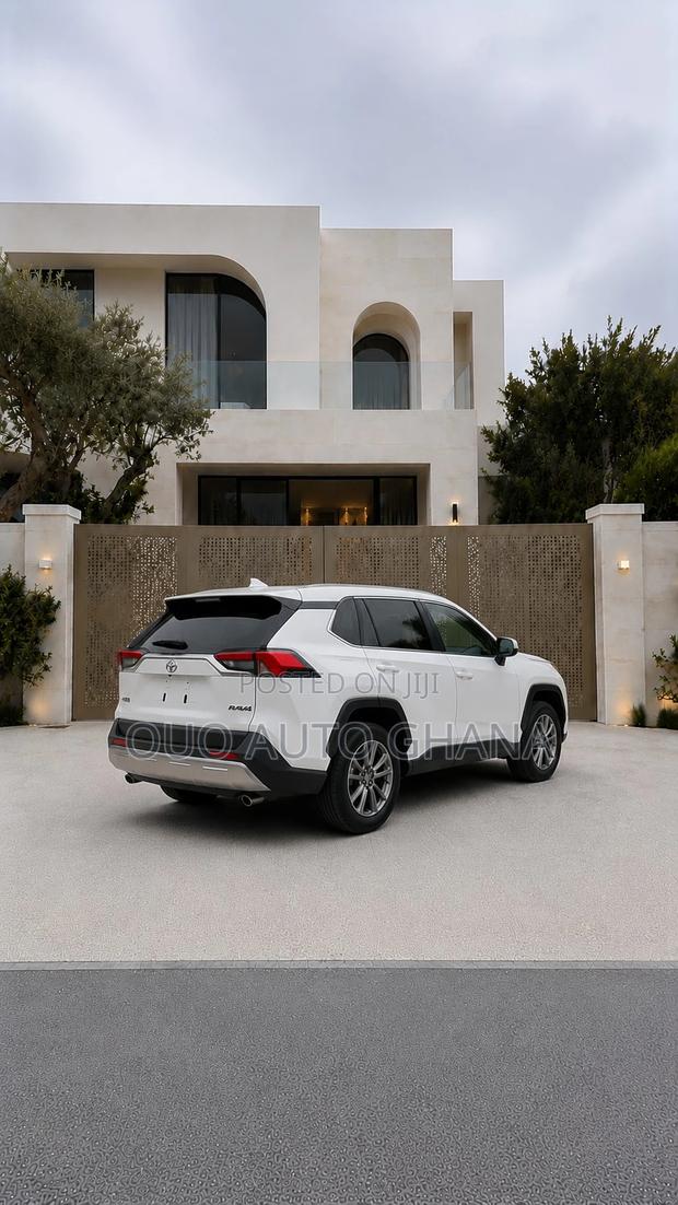 Toyota RAV4 2023 White