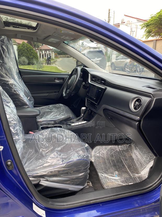 Toyota Corolla SE 4dr Sedan (1.8L 4cyl CVT) 2017 Blue