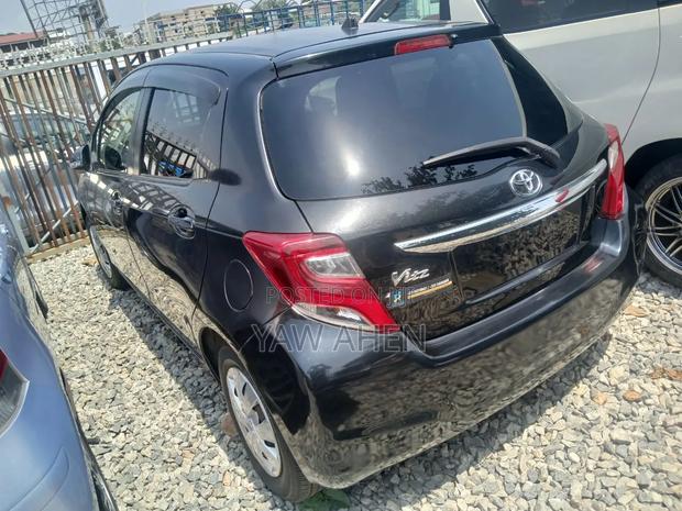 Toyota Vitz 2015 Brown