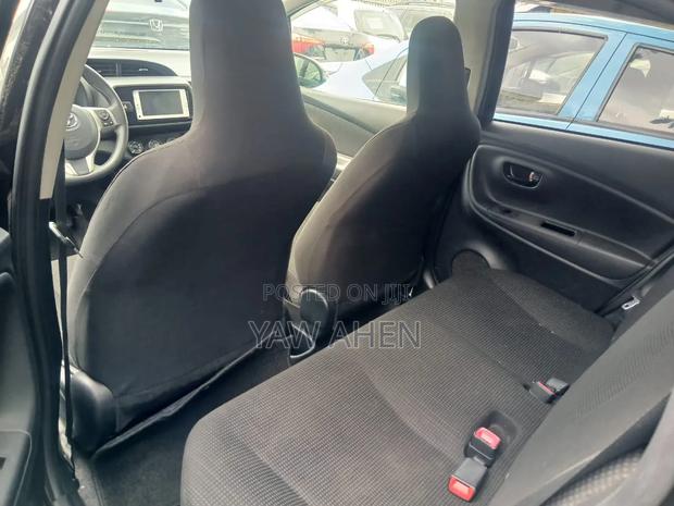 Toyota Vitz 2015 Brown