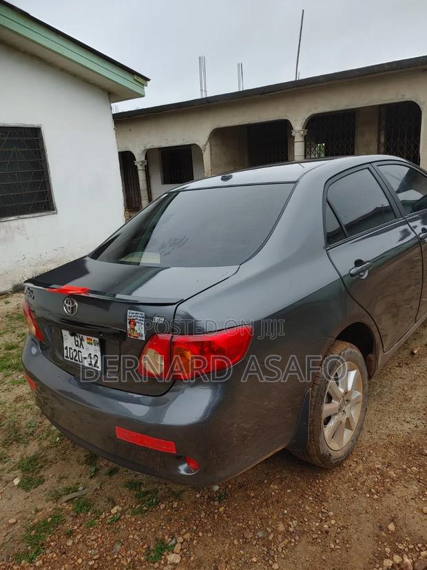 Toyota Corolla 2010 Gray
