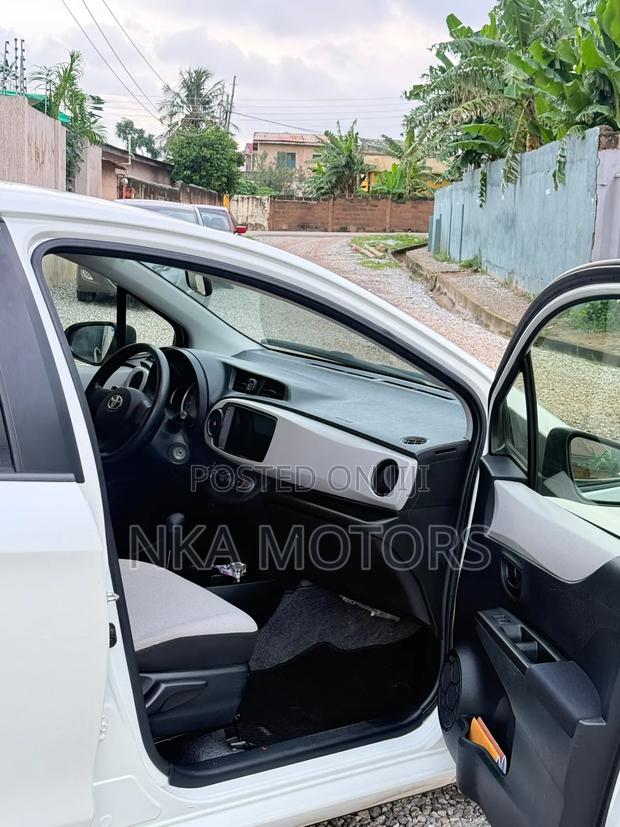 Toyota Vitz 2012 White