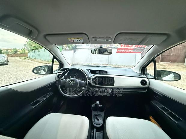 Toyota Vitz 2012 White