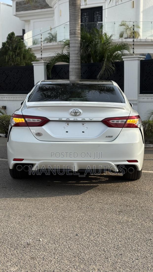 Toyota Camry XSE FWD (2.5L 4cyl 8AM) 2018 White