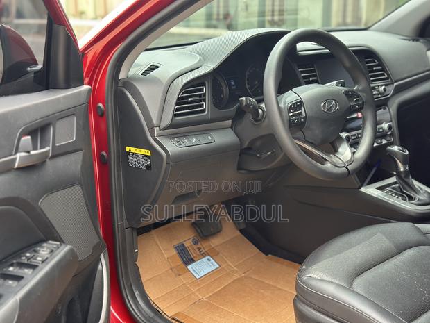 Hyundai Avante 2019 Red