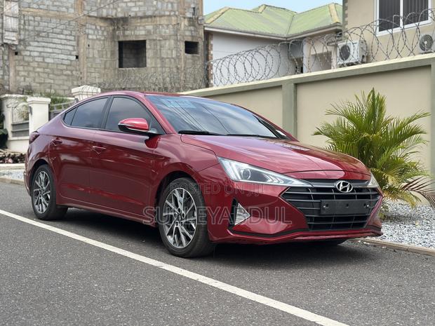 Hyundai Avante 2019 Red