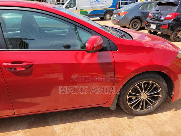 Toyota Corolla 2016 Red