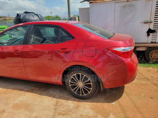 Toyota Corolla 2016 Red