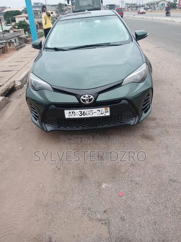 Toyota Corolla 2017 Green