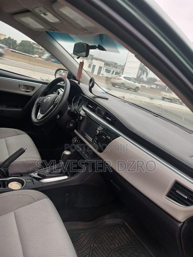 Toyota Corolla 2017 Green