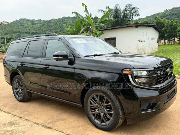 Ford Expedition Platinum 4x4 2025 Black